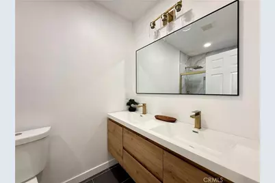 1327 W 97th Street, Los Angeles, CA 90044 - Photo 32