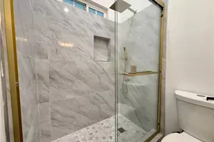 1327 W 97th St, Los Angeles, CA 90044 - Photo 38