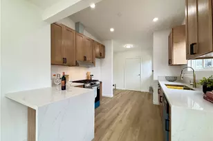 1327 W 97th St, Los Angeles, CA 90044 - Photo 16