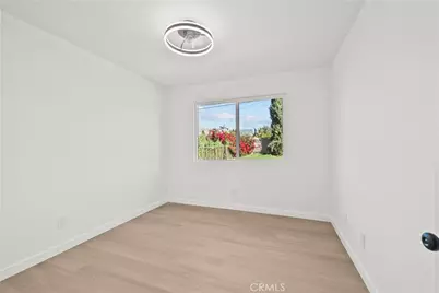 11010 Borden, Pacoima, CA 91331 - Photo 8