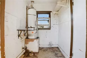 1123 S Kern, Los Angeles, CA 90022 - Photo 18
