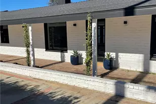 22651 Oxnard St, Woodland Hills, CA 91367 - Photo 14