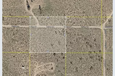 24800 Holiday Avenue, Rosamond, CA 93560 - Photo 2