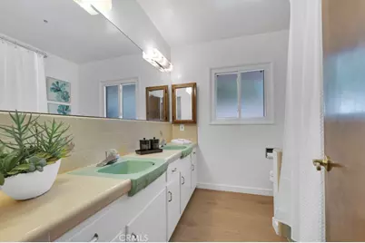 4775 Regalo Road, Woodland Hills, CA 91364 - Photo 28