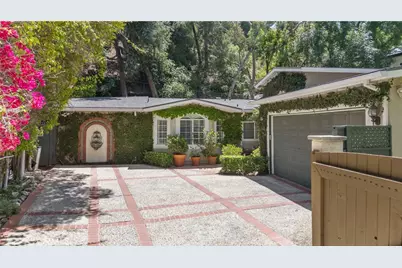 3818 Hayvenhurst Avenue, Encino, CA 91436 - Photo 2