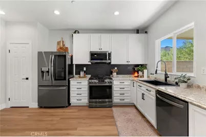 5368 Mantova Court, Fontana, CA 92336 - Photo 4