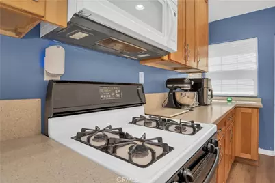 1343 N Whitnall Hwy, Burbank, CA 91505 - Photo 10