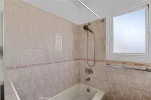 10352 Hayvenhurst Ave, Granada Hills, CA 91344 - Photo 14