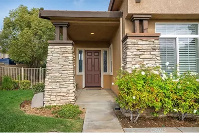 22025 Lytle Court, Saugus, CA 91390 - Photo 4
