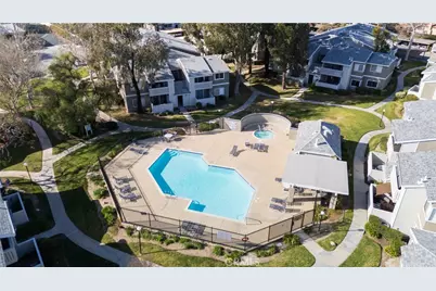 27610 Susan Beth #C, Saugus, CA 91350 - Photo 20