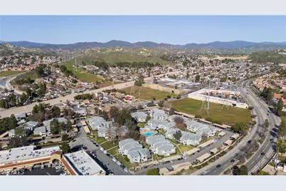 27610 Susan Beth #C, Saugus, CA 91350 - Photo 32
