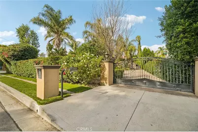 17401 Raymer Street, Sherwood Forest, CA 91325 - Photo 2