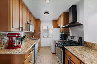 20134 Leadwell Street #332, Winnetka, CA 91306 - Photo 6