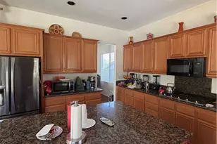 28512 Meadow Heights Ct, Canyon Country, CA 91387 - Photo 16