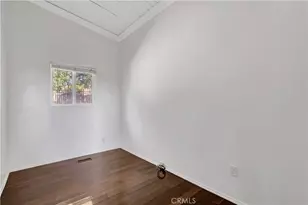 5102 Medina Rd, Woodland Hills, CA 91364 - Photo 16