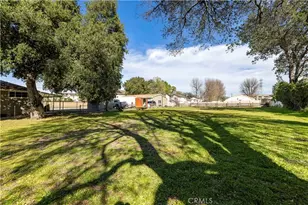 24824 Apple, Newhall, CA 91321 - Photo 4