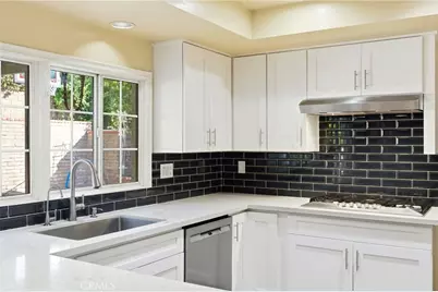 19122 Weston, Tarzana, CA 91356 - Photo 16