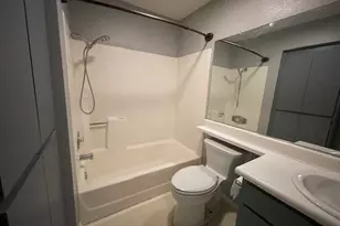 24149 Del Monte, Valencia, CA 91355 - Photo 14