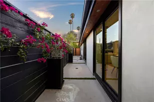 22263 Flanco, Woodland Hills, CA 91364 - Photo 32