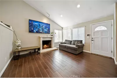 25870 Blanca Way, Valencia, CA 91355 - Photo 4