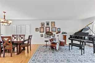 25459 Cariz Dr, Valencia, CA 91355 - Photo 14