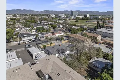 14722 Strathern, Panorama City, CA 91402 - Photo 32