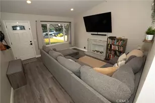 27626 Saffron Ln, Saugus, CA 91350 - Photo 4