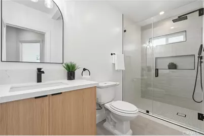 829 N Valley, Burbank, CA 91505 - Photo 36