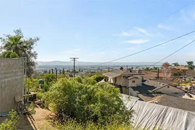 2324 Harold Circle, Burbank, CA 91504 - Photo 24