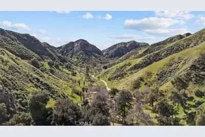 30602 San Martinez, Val Verde, CA 91384 - Photo 44