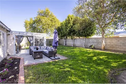 8006 Zelzah, Reseda, CA 91335 - Photo 26
