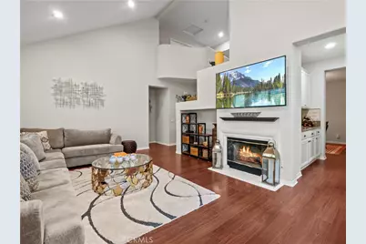 28532 Agajanian, Saugus, CA 91390 - Photo 16