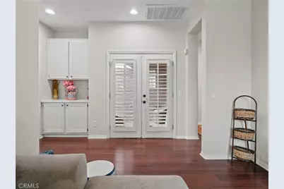 28532 Agajanian, Saugus, CA 91390 - Photo 4