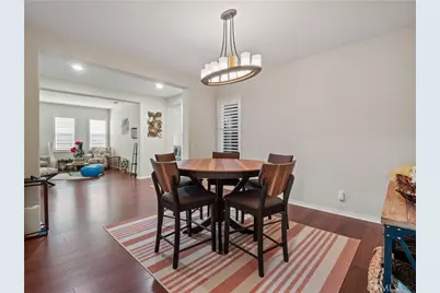 28532 Agajanian, Saugus, CA 91390 - Photo 6