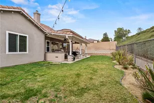 28532 Agajanian, Saugus, CA 91390 - Photo 34