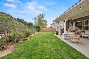 28532 Agajanian, Saugus, CA 91390 - Photo 32