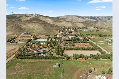 35728 Beauty Vista Lane, Agua Dulce, CA 91390 - Photo 2