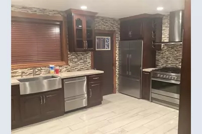 730 W 109th, Los Angeles, CA 90044 - Photo 2