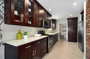 22029 Mulholland Way, Woodland Hills, CA 91364 - Photo 10