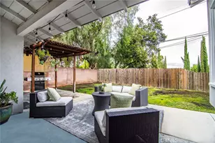 22029 Mulholland Way, Woodland Hills, CA 91364 - Photo 20