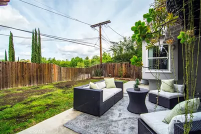 22029 Mulholland Way, Woodland Hills, CA 91364 - Photo 22