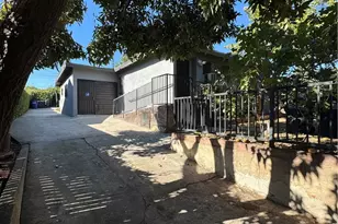 529 531 S Sydney, East Los Angeles, CA 90022 - Photo 2