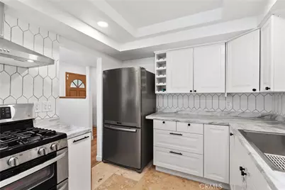 18435 Keswick Street #10, Reseda, CA 91335 - Photo 14