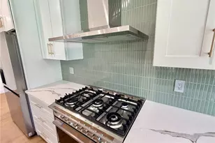 22130 Gault St, Canoga Park, CA 91303 - Photo 12