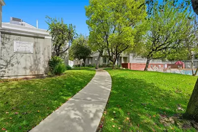 10240 Zelzah Avenue #3, Northridge, CA 91325 - Photo 36