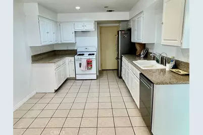 17241 Roscoe #16, Northridge, CA 91325 - Photo 6