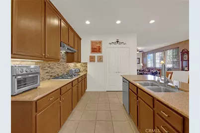 20361 Julia Ln, Saugus, CA 91350 - Photo 8