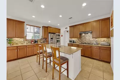 20361 Julia Ln, Saugus, CA 91350 - Photo 6