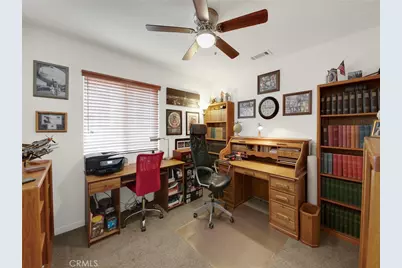 20361 Julia Ln, Saugus, CA 91350 - Photo 16