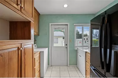 15934 Kittridge, Lake Balboa, CA 91406 - Photo 18